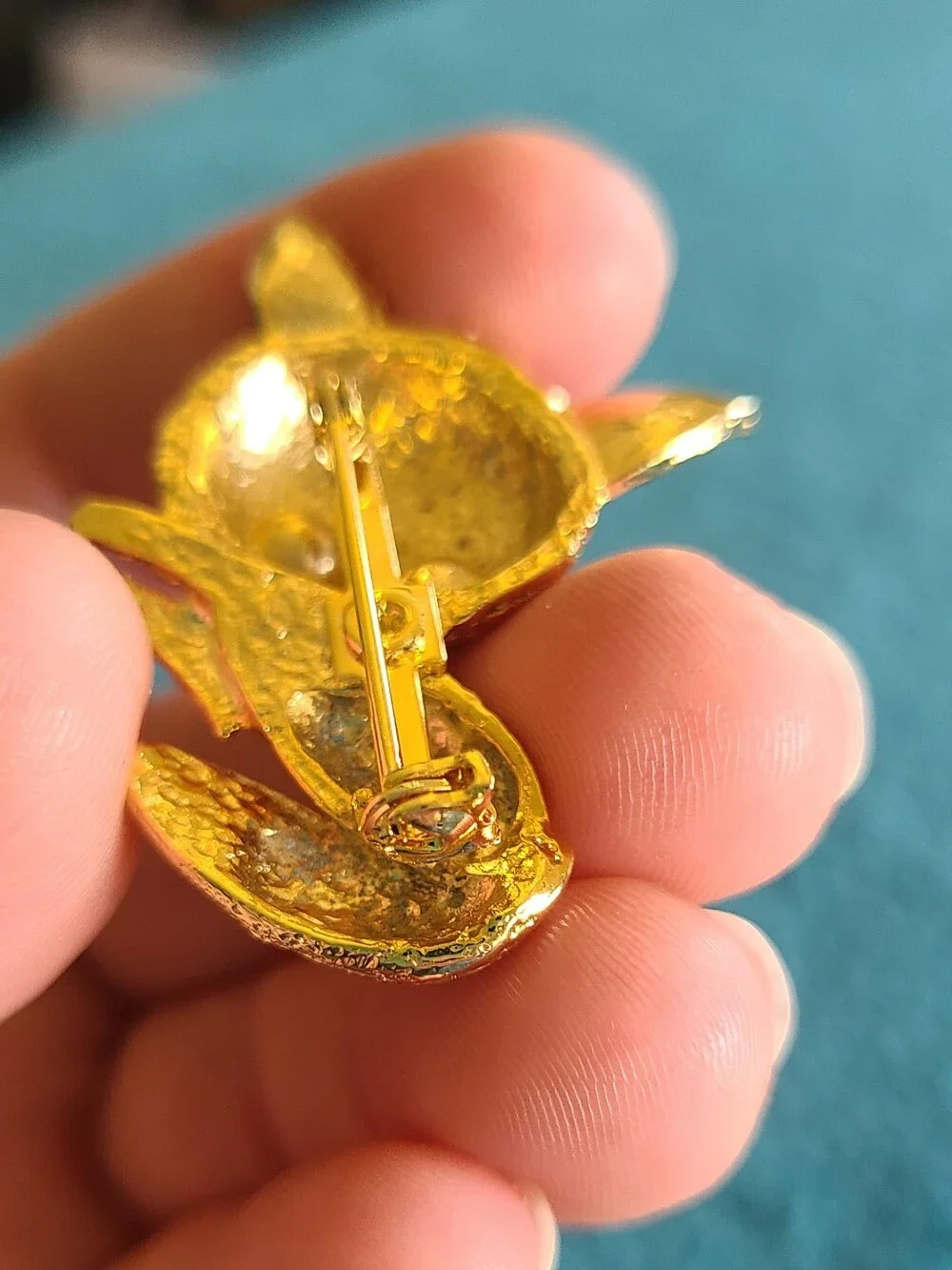 Vintage Goldtone Fox Brooch with Blue Crystal Eyes